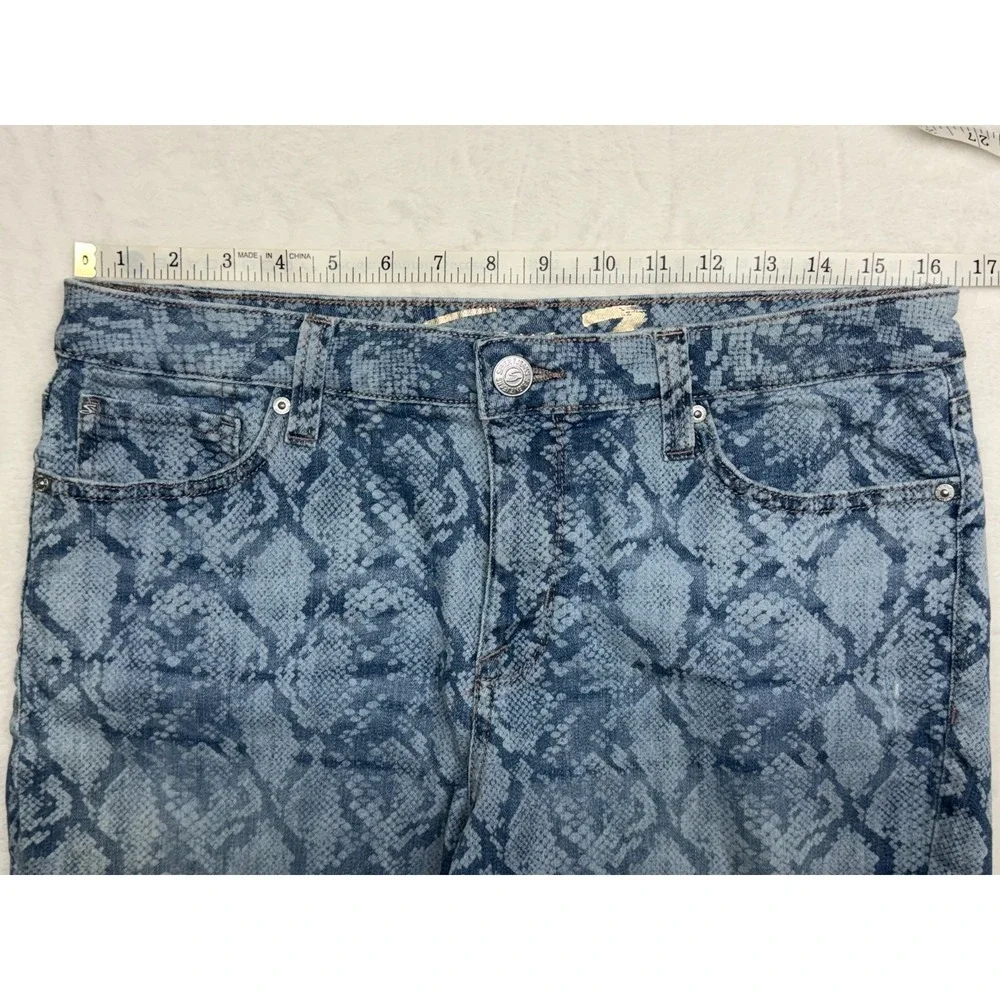 Seven 7 Weekend Women's Shorts Size 10 Light Denim Snake Skin Print Stretch